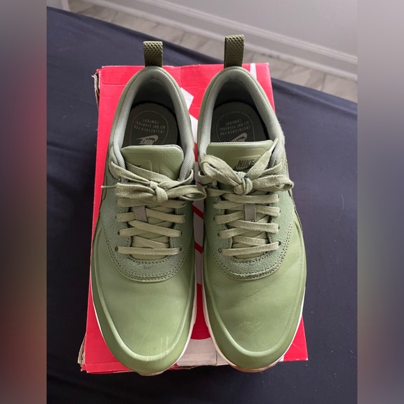 WMNS NIKE AIR MAX THEA PRM - Picture 3 of 8